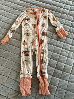 Dreamlet Cozy Pumpkin Latte Print Kids Romper Pajamas - Cream & Peach